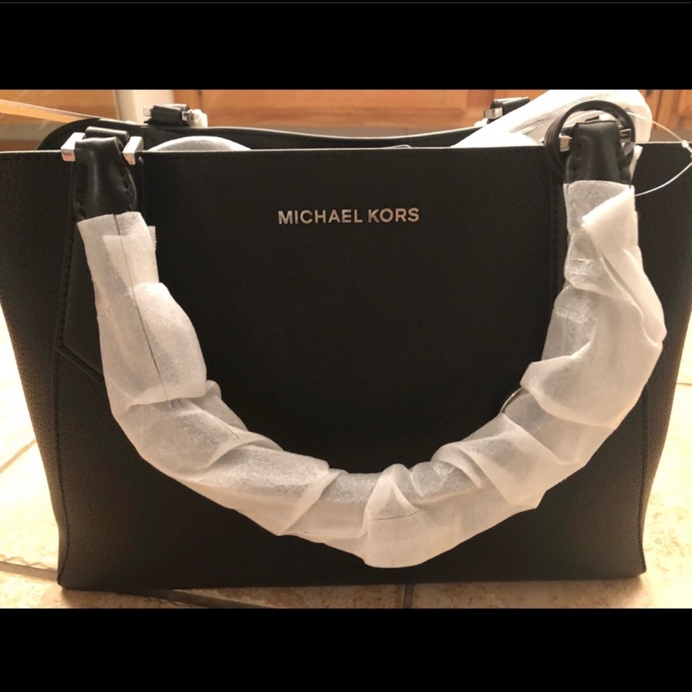 ✨Michael Kors LG Kimberly Satchel